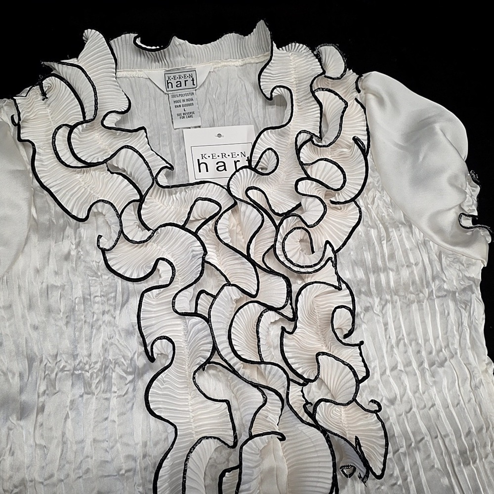 NWT Keren Hart Ruffle‎ Blouse Womens L White Black Trim Pleated Short Sleeve VTG